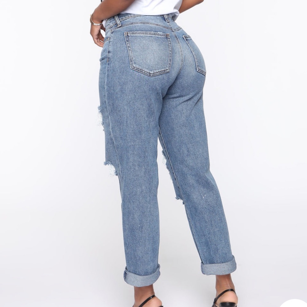 Fashion Nova mid rise jeans